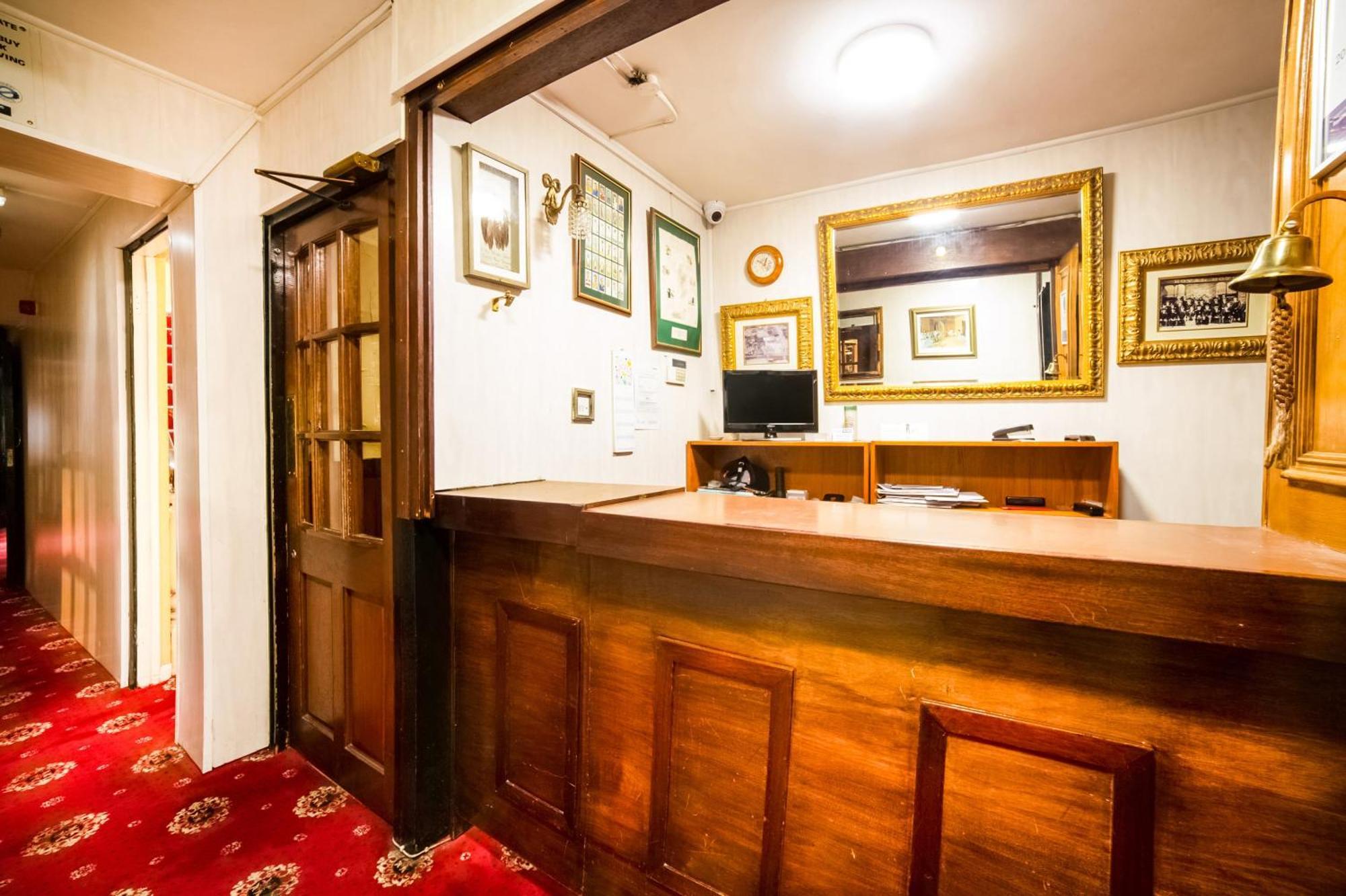 Oyo The Royal Hotel Dunston  Εξωτερικό φωτογραφία